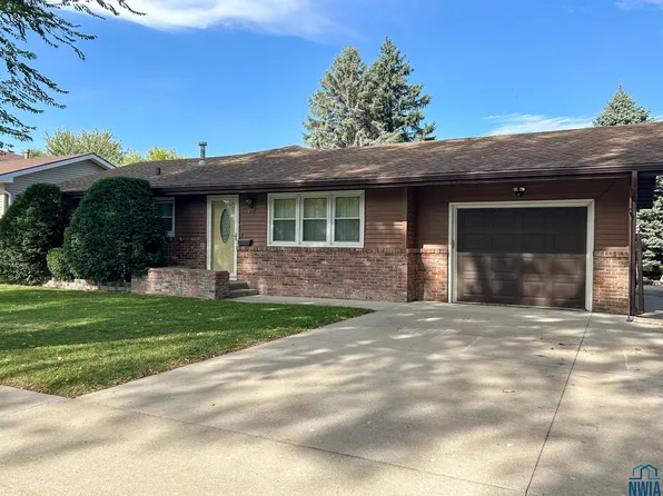 405 W 17th St, South Sioux City, NE 68776