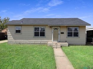 136 State Ave, Clovis, NM 88101