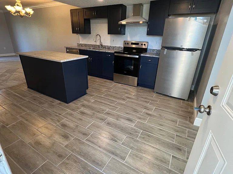 7261 Pond Cir #D — Photo 3