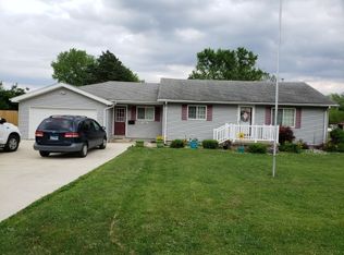 3622 Sand Creek Rd, Decatur, IL 62521