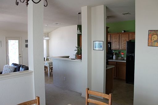 3rd image of 1006 Henderson Dr