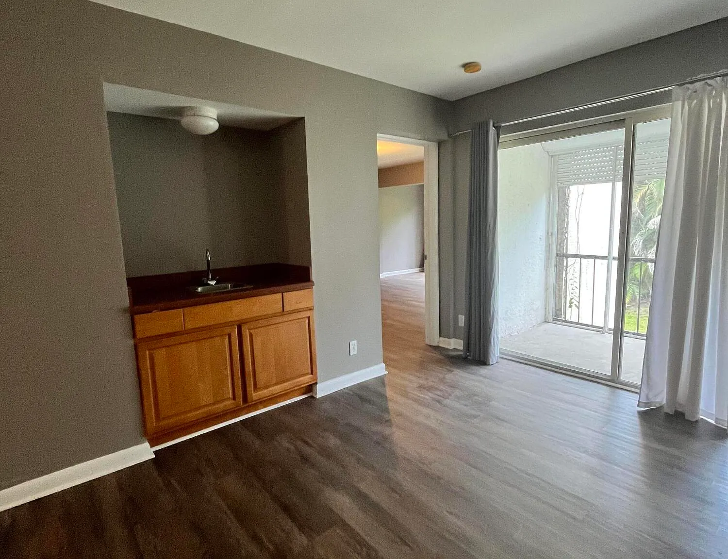 3 bed, 2.0 bath, 1377 sqft, $2,350 — Photo 4