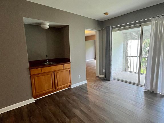 4th image of 1700 Presidential Way APT 203