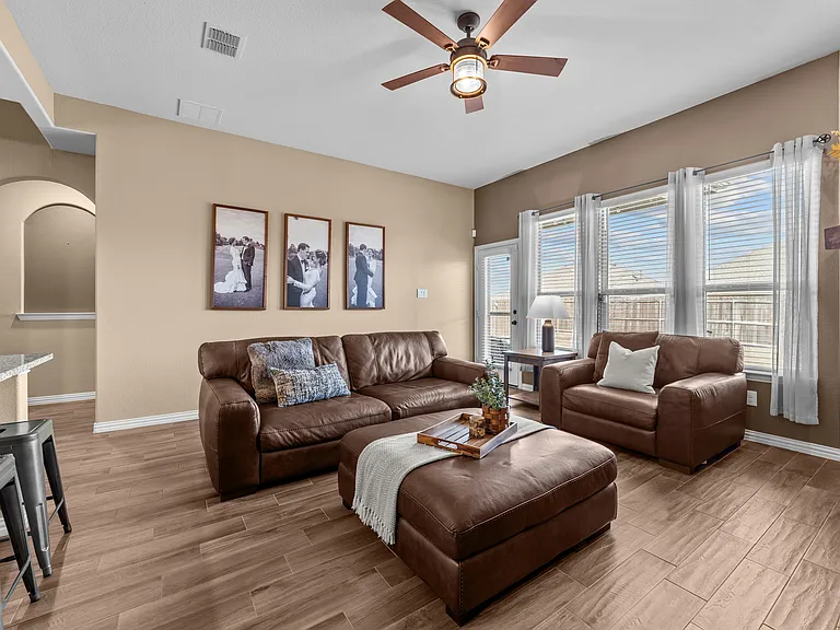 910 Black Hawk Dr — Photo 11