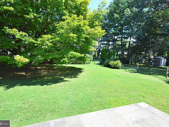 5th image of 241 Merrybrook Dr