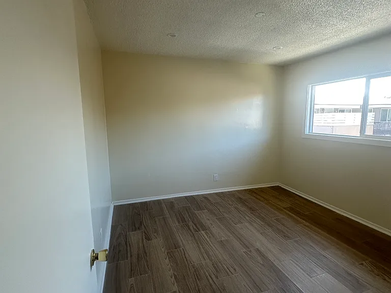 2920 W 141st St #5 — Photo 15