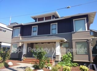 556 1/2 Prospect St, Seattle, WA 98109