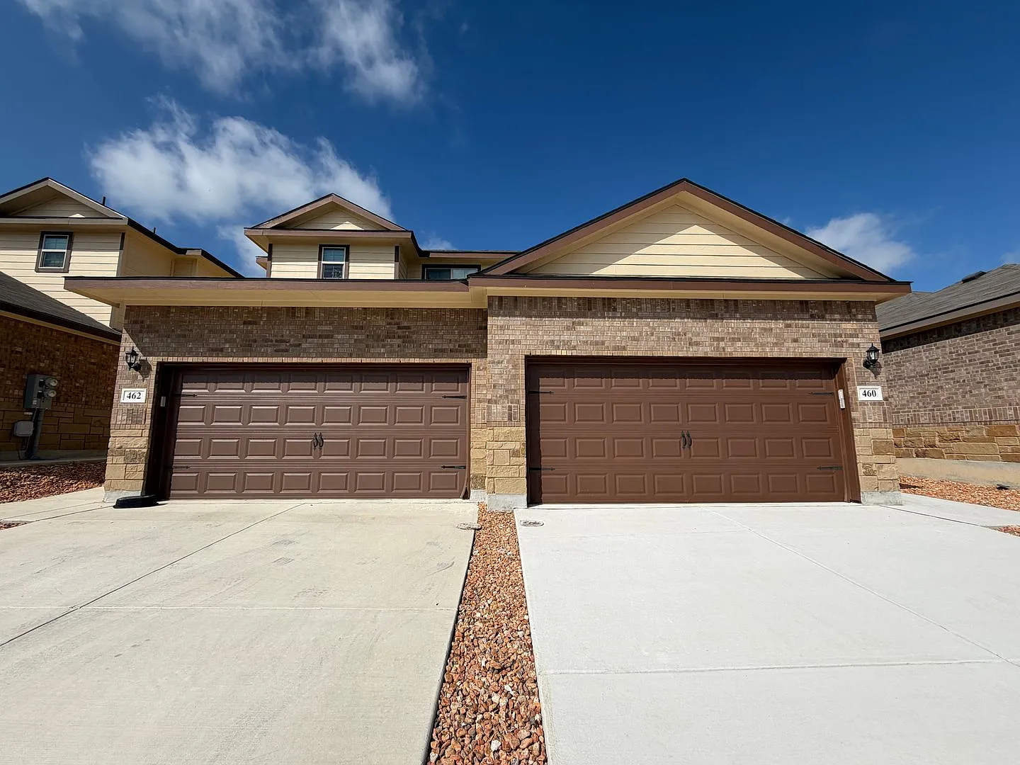 Modern 3/2 Townhouse is NBTX — Photo 2