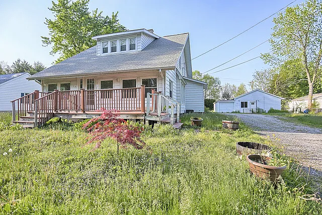 2014 E Main St photo 1