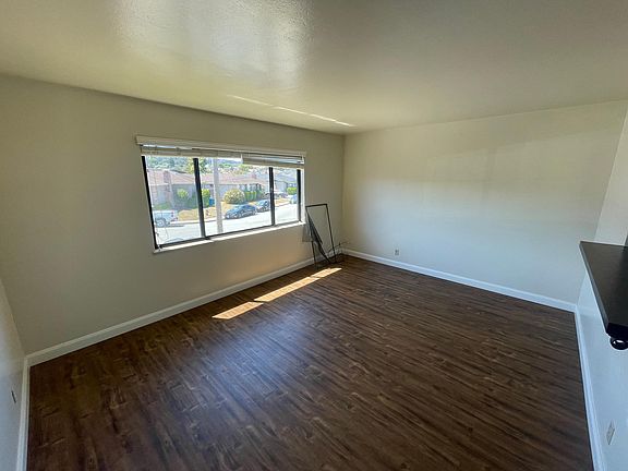 5th image of 42 Linden Ave APT 3