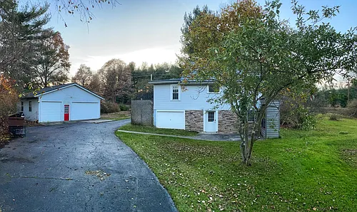 4605 Ridge Rd Photo 1
