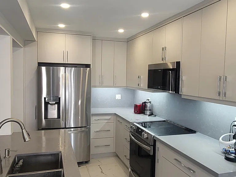 20 Winisk St — Photo 4