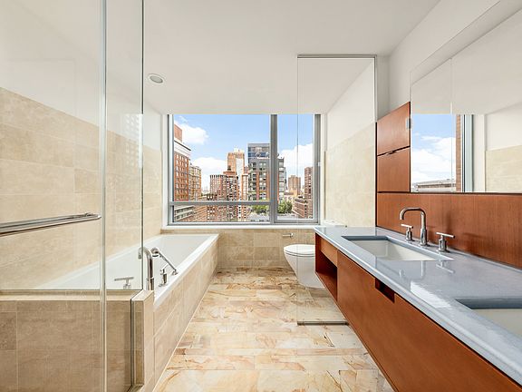 4th image of 2 River Ter APT 18F