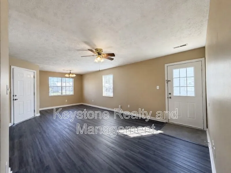 2 bed, 1.0 bath, 1150 sqft, $825 — Photo 3