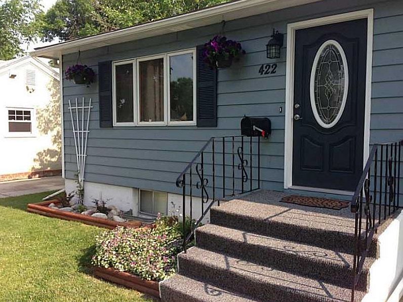 1st image of 422 Alderson Ave