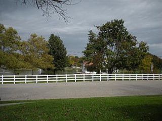 4th image of 77 Park Dr