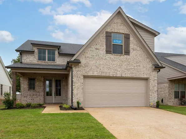 327 Saint Andrews Dr, Oakland, TN 38060