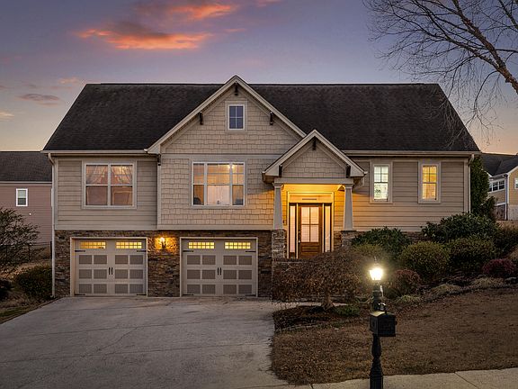 2nd image of 134 Bur Oak Dr