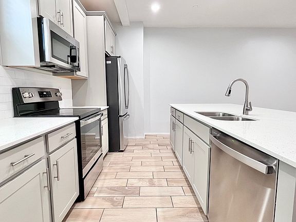 5th image of 3434 N Longview Ave #8