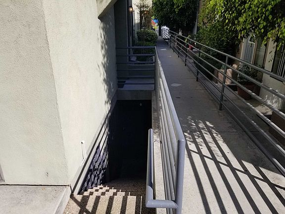 2nd image of 824 Bay St APT 5