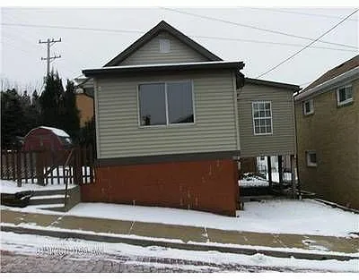 824 Kerr St photo 1