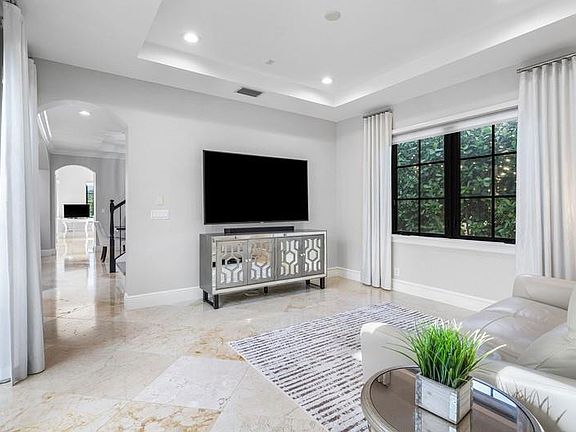5th image of 7217 Wisteria Avenue