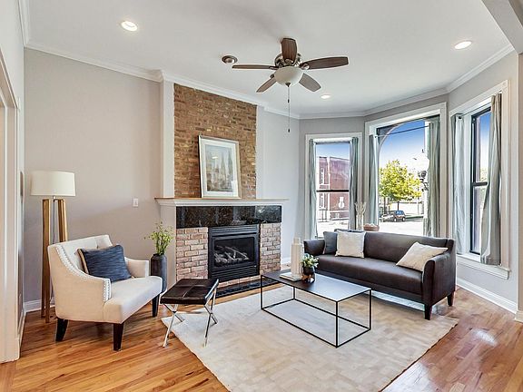 3rd image of 2861 W Warren Blvd #1