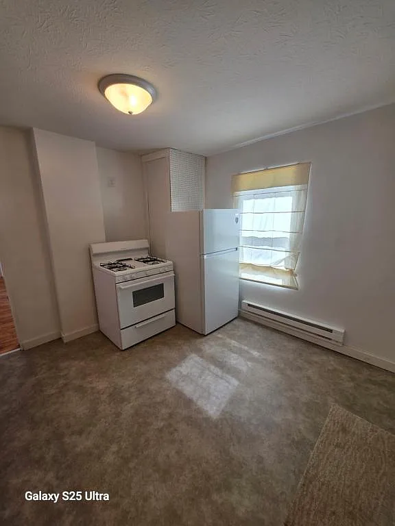 734 S Bell St, apt 4 — Photo 2
