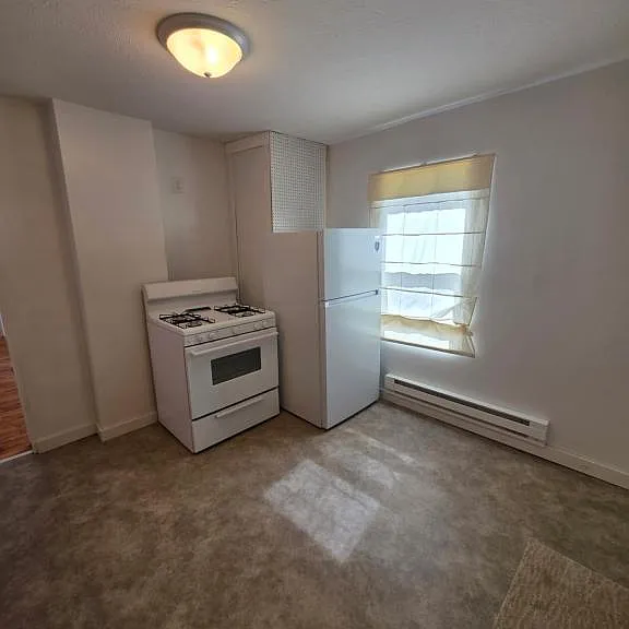 734 S Bell St #4 — Photo 2