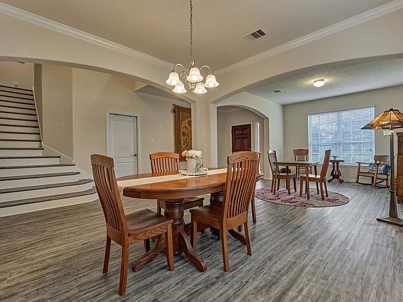 5th image of 241 Lake Estates Dr