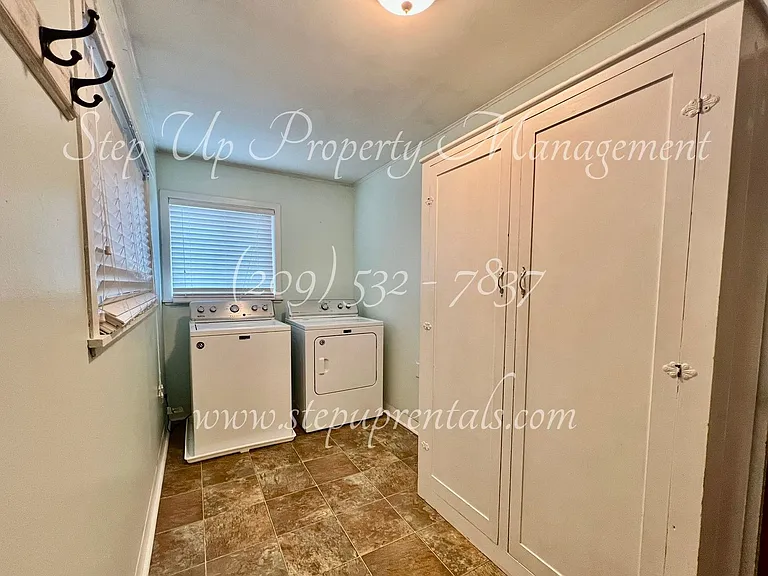 273 Lyons St — Photo 12