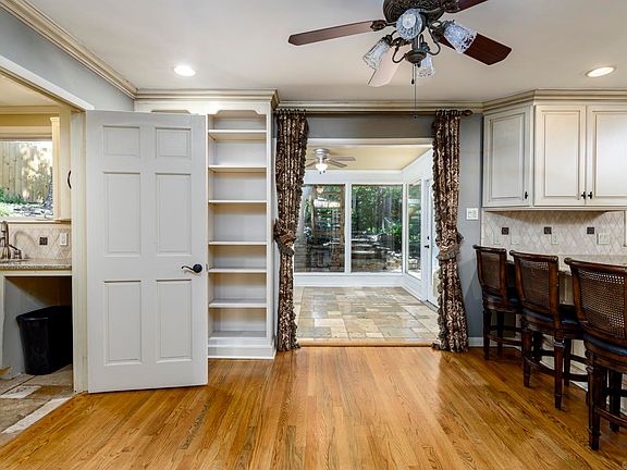 5th image of 130 Pebble Beach Dr