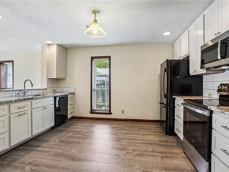 121 Ridgeway Dr — Photo 7