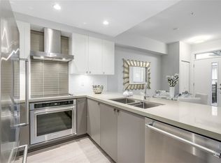 3200 Noel Dr #10, Burnaby, BC V3J 1J2
