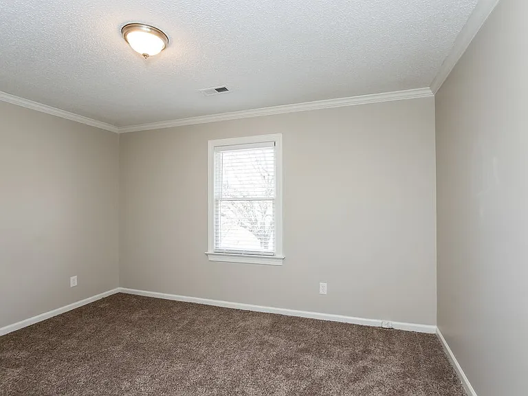 2515 Haybrook Ln — Photo 13