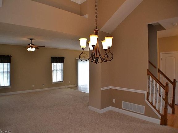 4th image of 11625 Elizabeth Cir