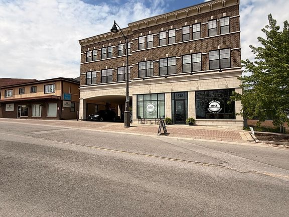 2nd image of 1518 Pelham St #102