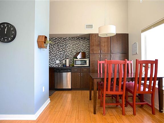 3rd image of 2200 Dickson Dr APT 222
