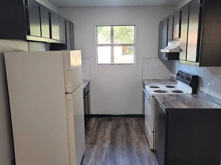 4324 Union Ave — Photo 3