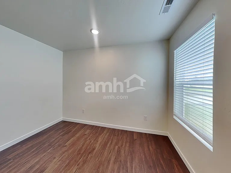 9428 W Shumard St — Photo 14