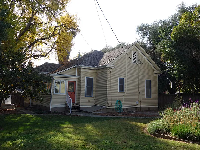 311 Main St — Photo 28