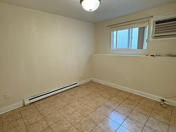 3rd image of 7 Bogota St #1R