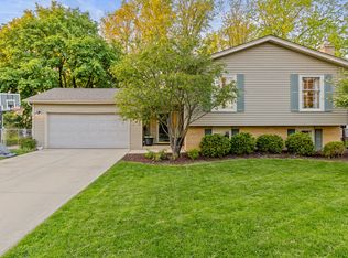 1126 Hinsbrook Ave, Darien, IL 60561