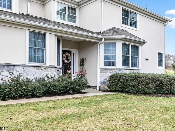 2nd image of 24 Benedict Cres