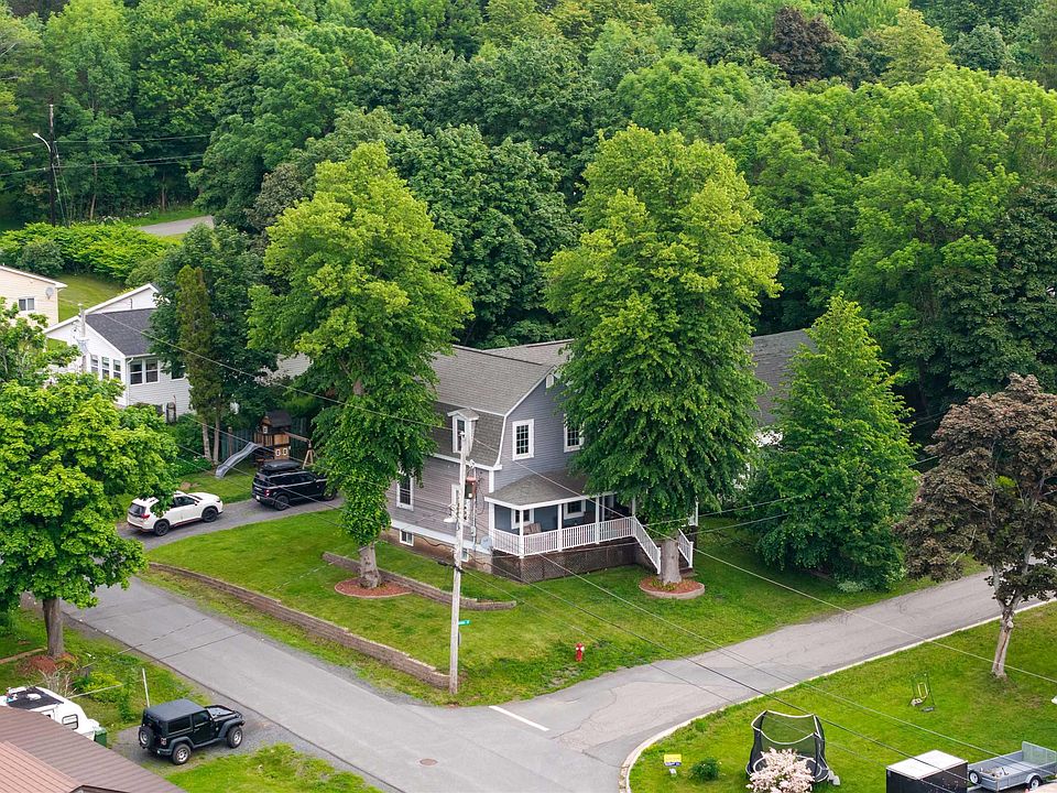 1st image of 40 School St