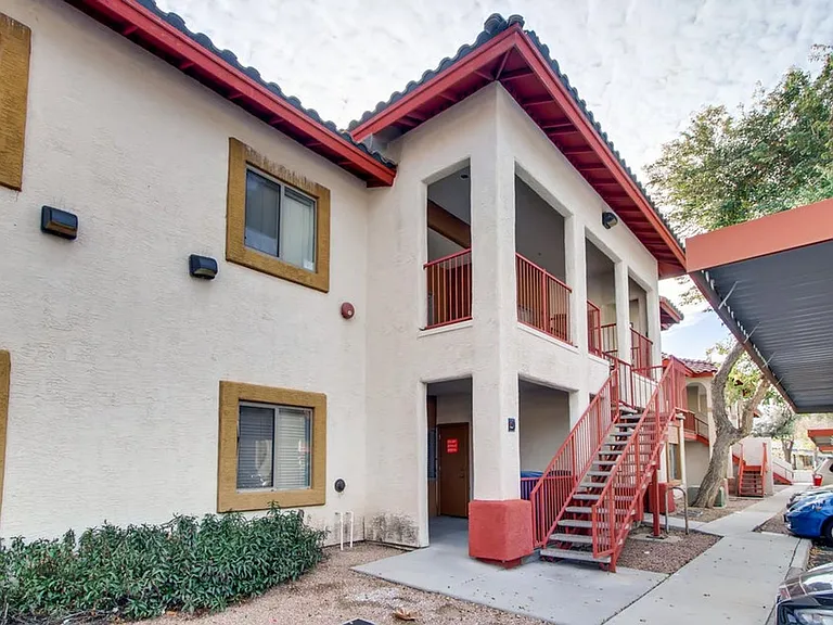 510 W University Dr #106 — Photo 2