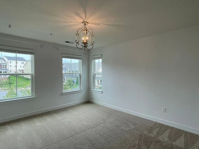 2309 Harmsworth Dr — Photo 20