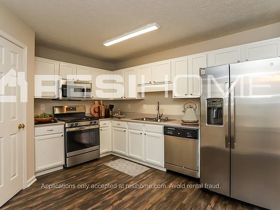 3rd image of 339 Kathy Ct