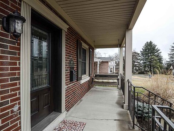 3rd image of 1418 E Henry Clay Ave