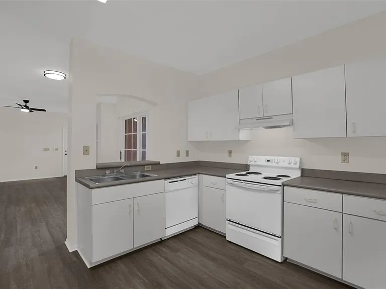 1325 Rotonda Point #225 — Photo 9